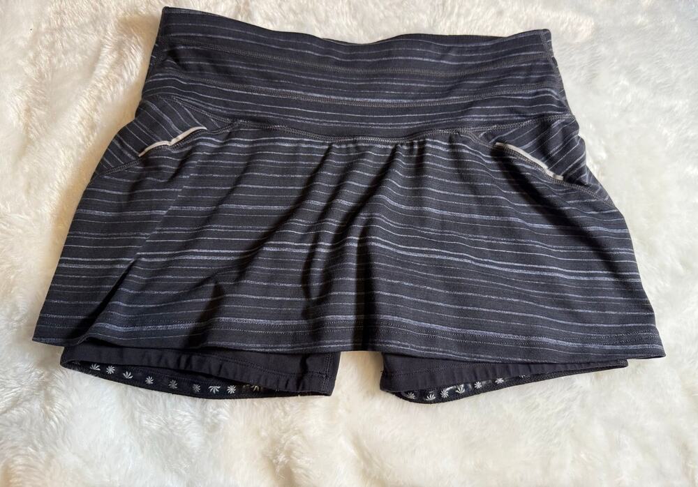 Athleta Relay Striped Skort womens small
